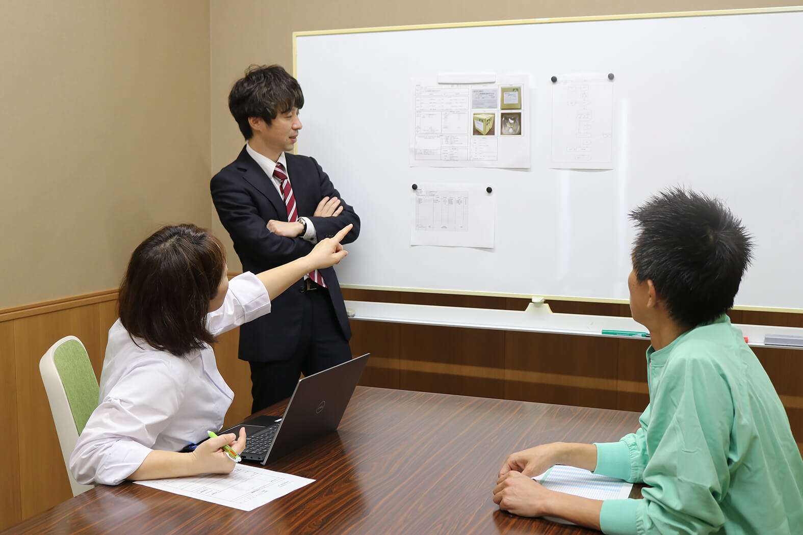 新規ご依頼に対して、専門スタッフによる綿密な打合せ